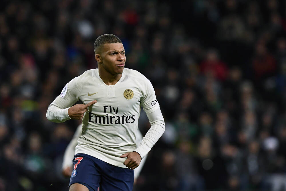 今天32分！锡安近6场场均25.9分钟可以拿到25.5分 命中率高达65%